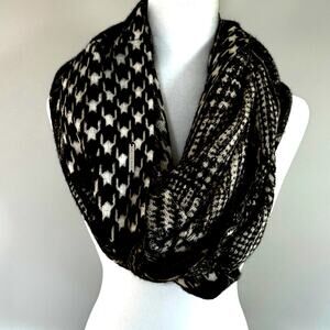 Michael Kors Infinity Scarf Black and White Houndstooth Paisley Pattern